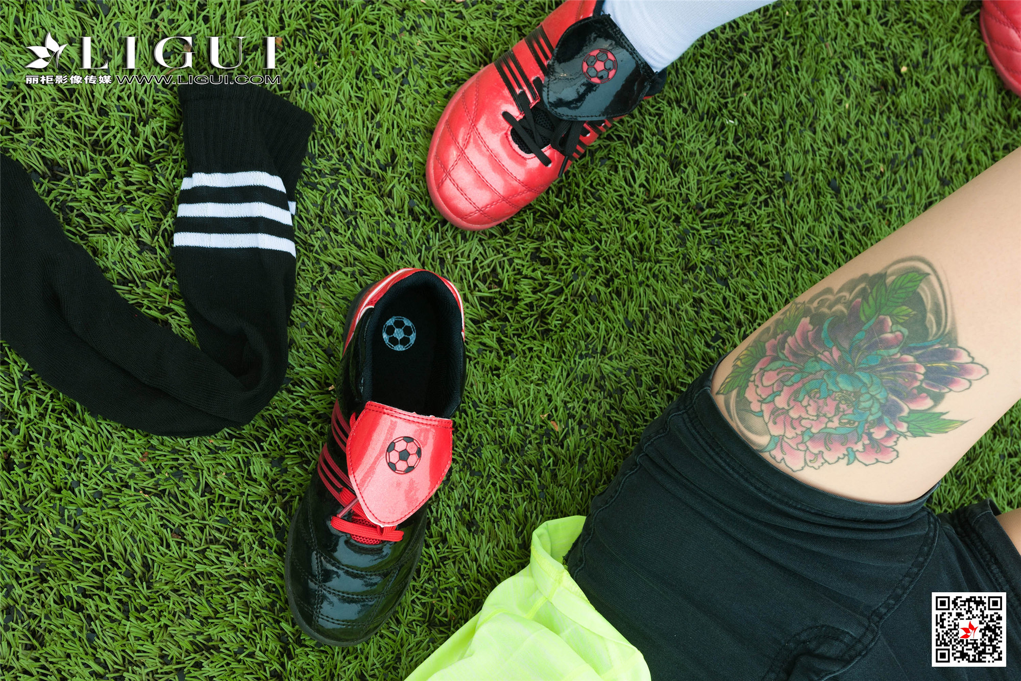 Foot Fetish Twin Flowers 58