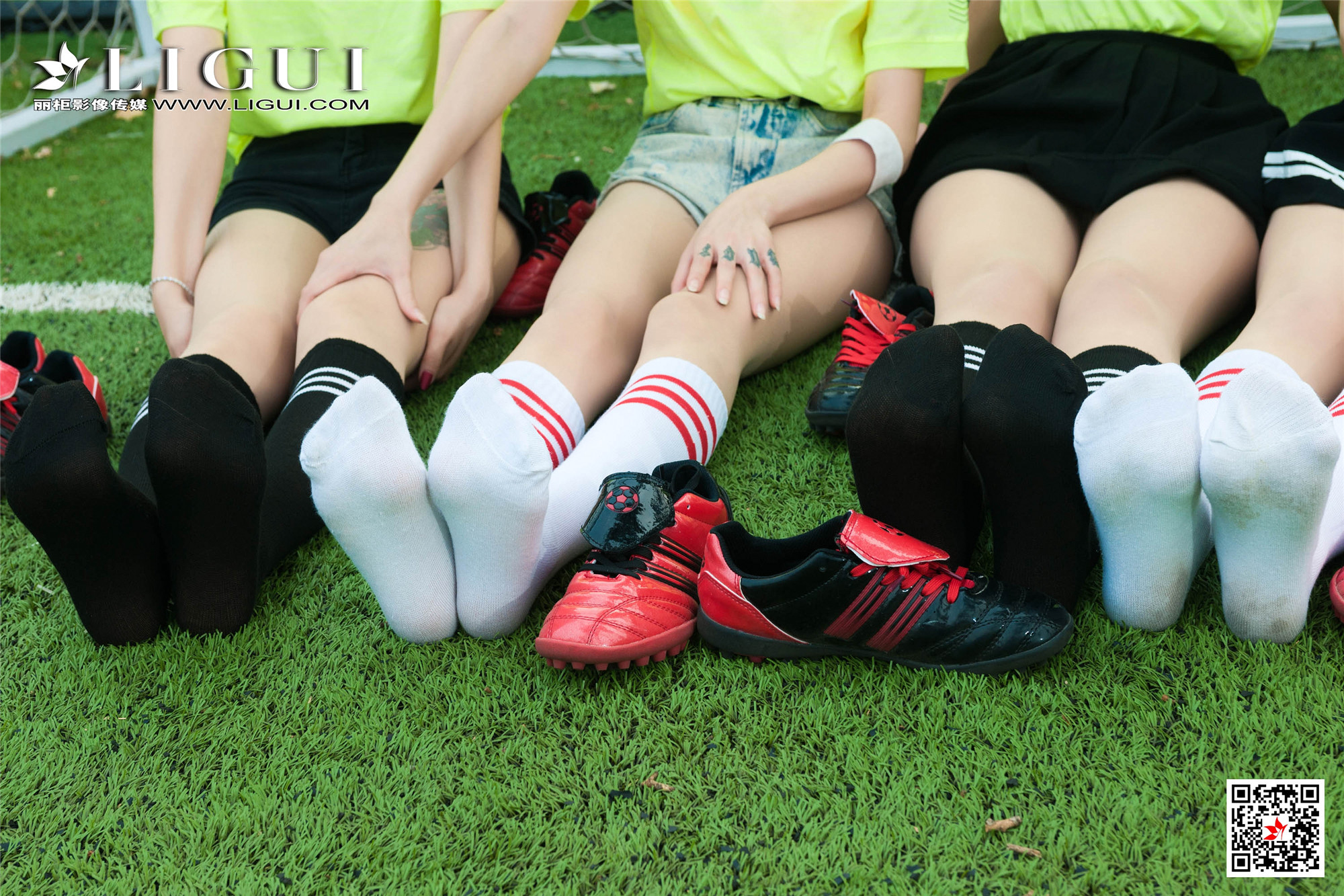 Foot Fetish Twin Flowers 58