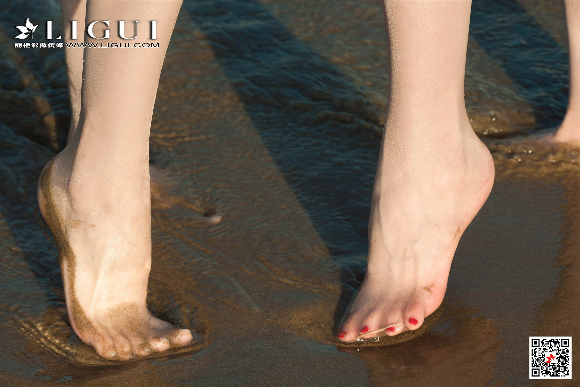 Foot Fetish Twin Flowers 59