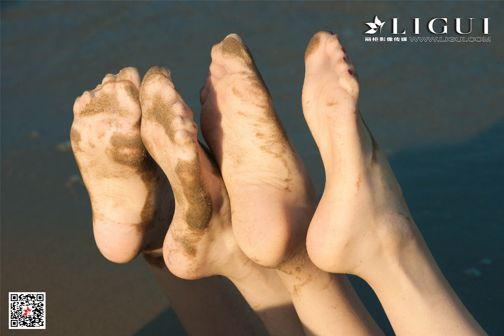 Foot Fetish Twin Flowers 59