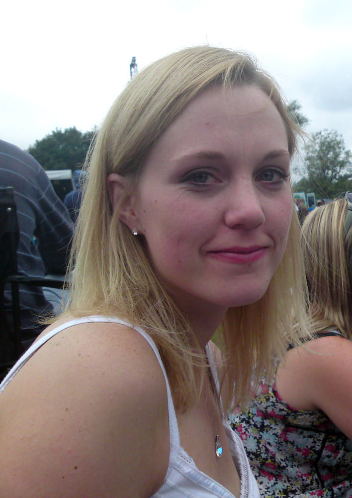 UK Mum Carrie Expsed