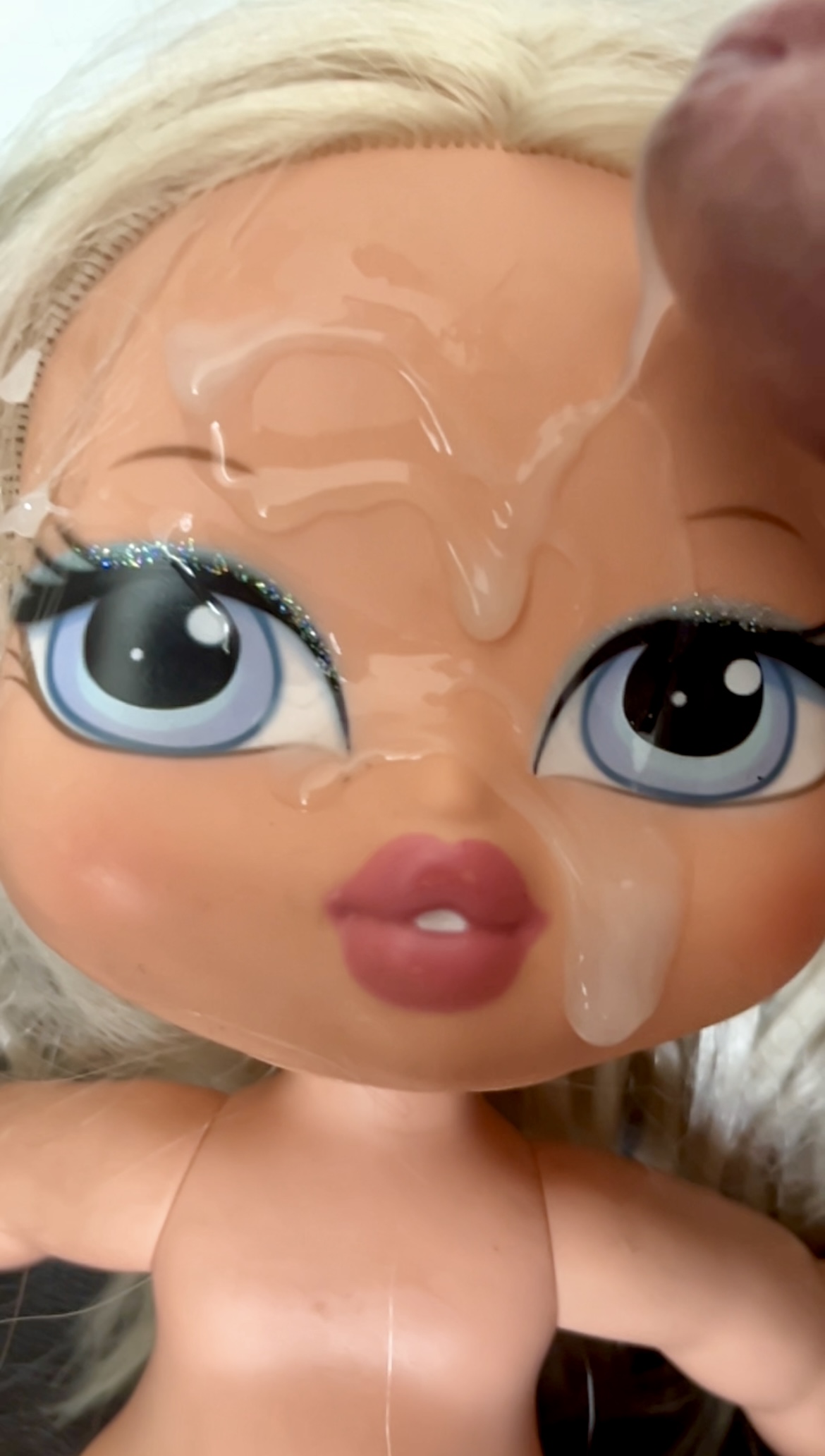 Smelly blonde second handstore doll fist asshole and facial