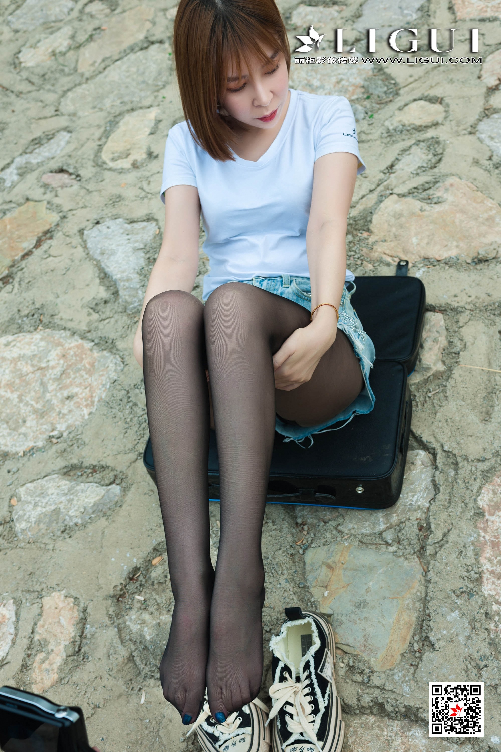 Foot Fetish Twin Flowers 60