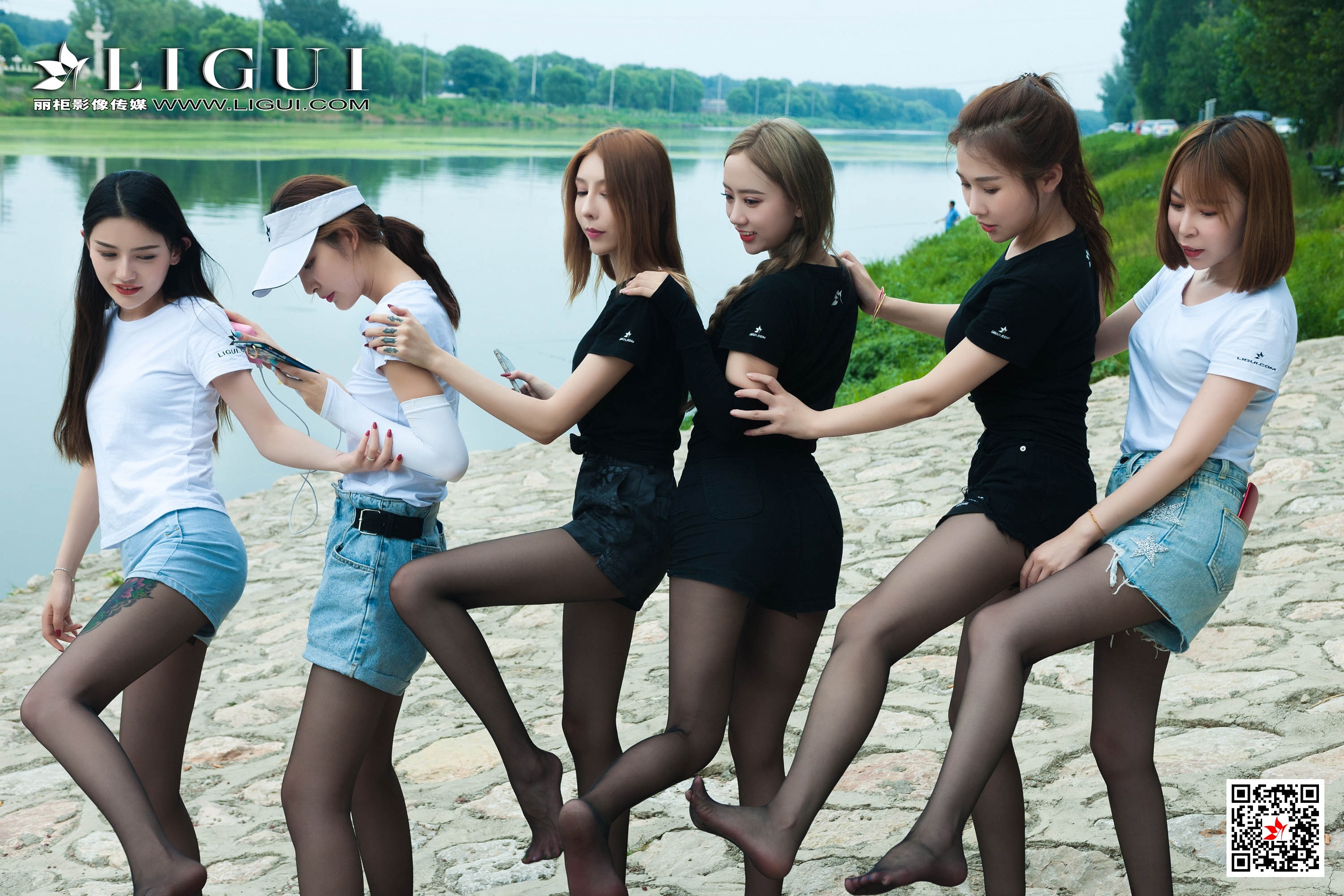 Foot Fetish Twin Flowers 60