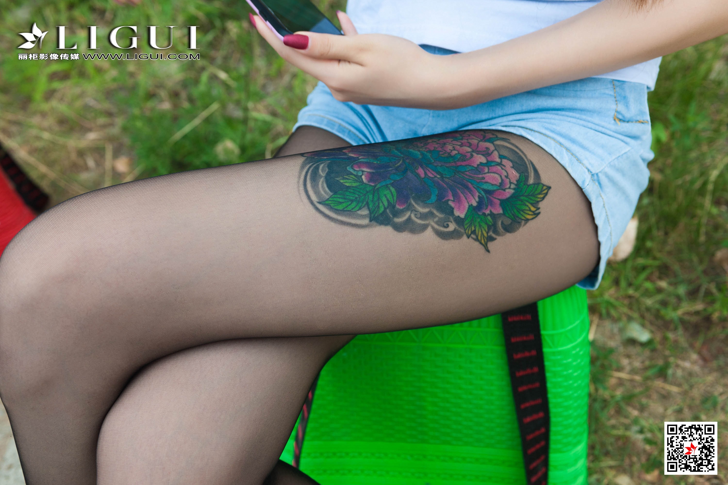 Foot Fetish Twin Flowers 60