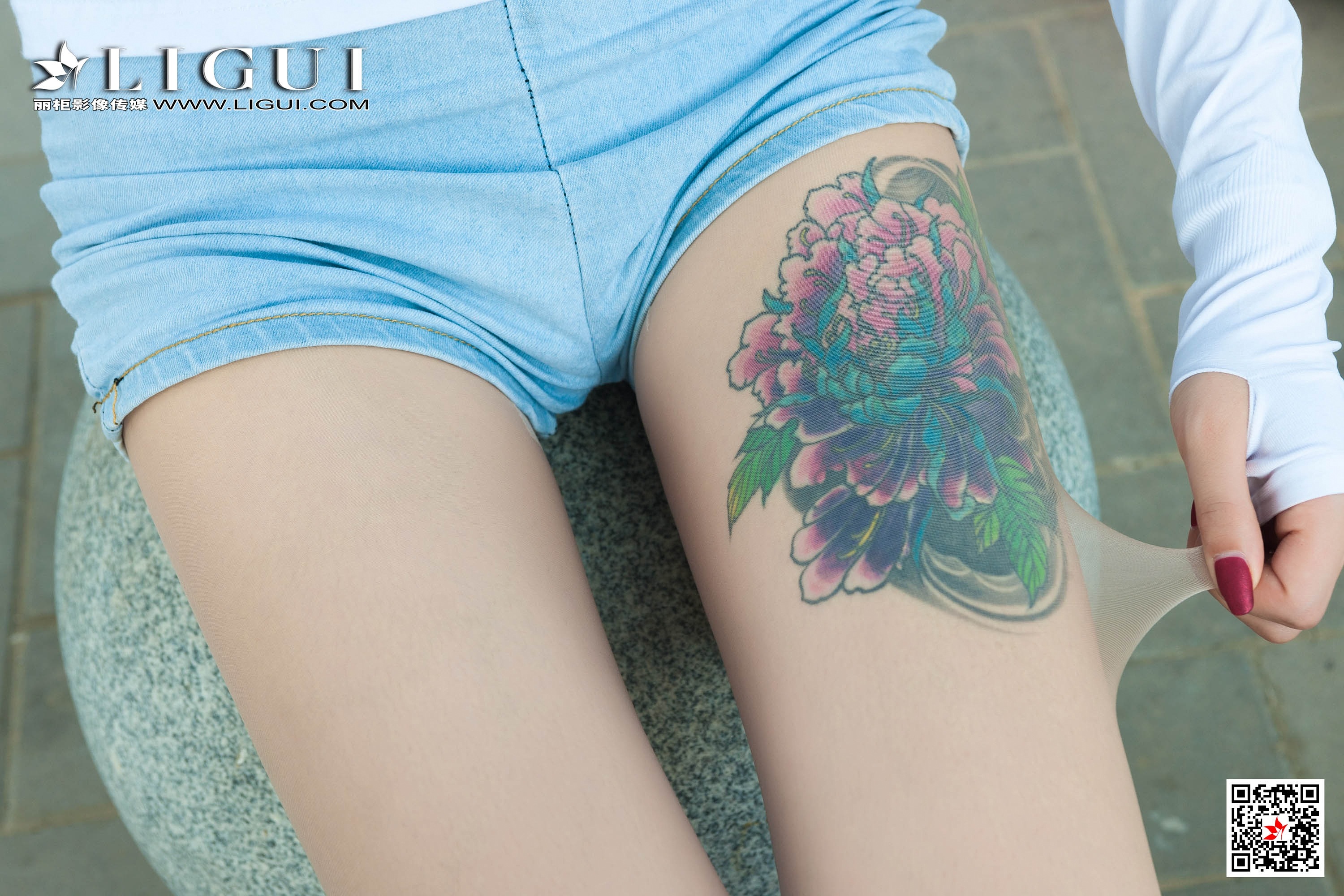 Foot Fetish Twin Flowers 60