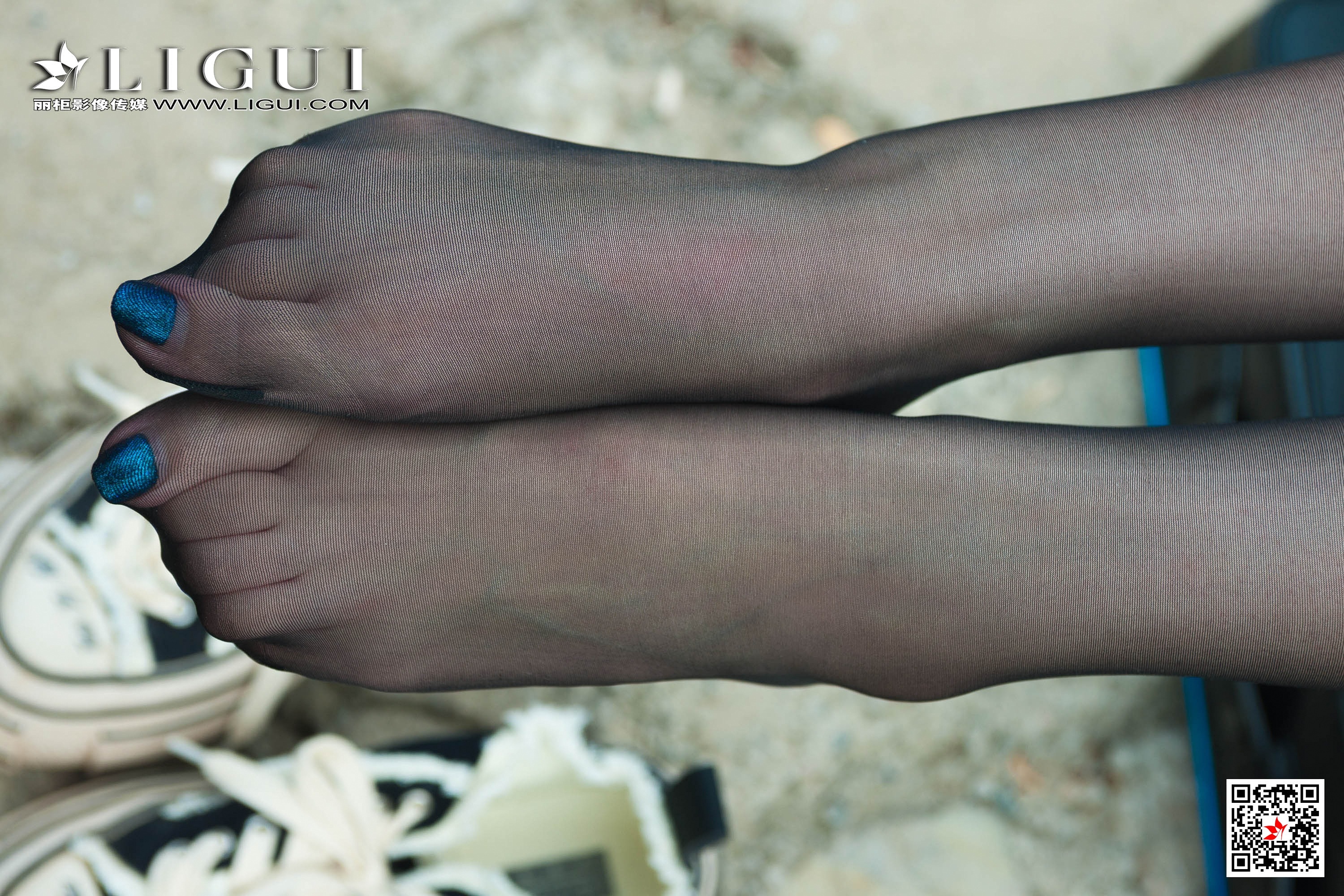 Foot Fetish Twin Flowers 60