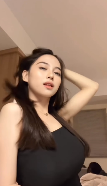 looking makes it hot_87