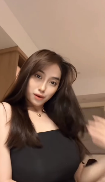 looking makes it hot_87