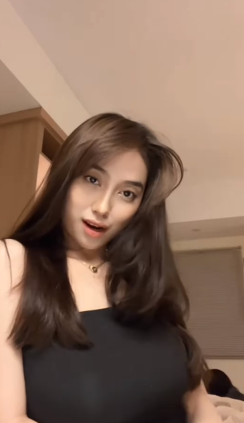 looking makes it hot_87