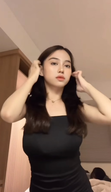 looking makes it hot_87