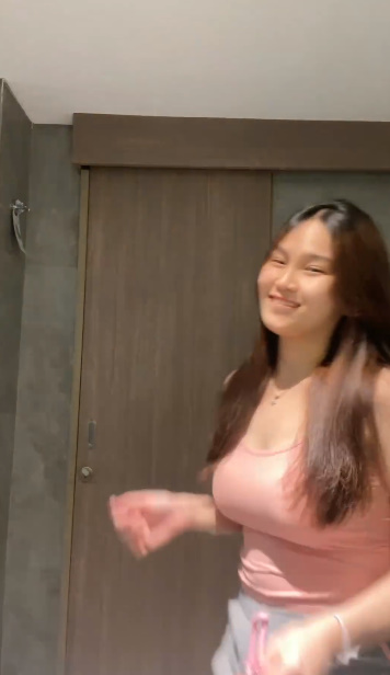 looking makes it hot_87