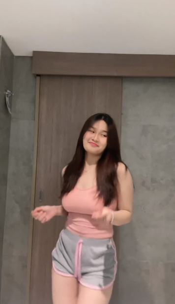 looking makes it hot_87