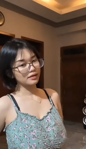 looking makes it hot_87