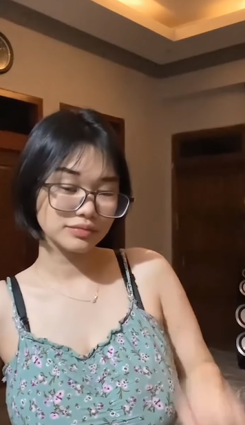 looking makes it hot_87