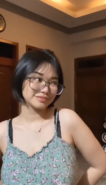 looking makes it hot_87