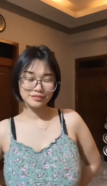 looking makes it hot_87