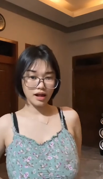 looking makes it hot_87