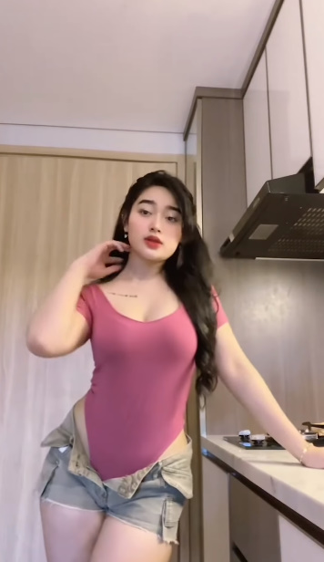 looking makes it hot_87