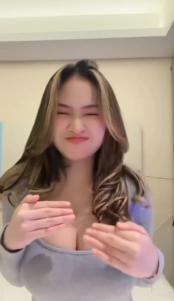 looking makes it hot_87