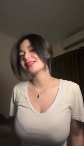 looking makes it hot_87