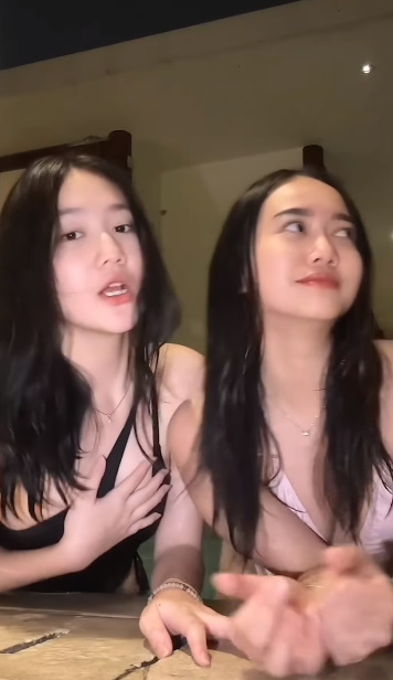 looking makes it hot_87