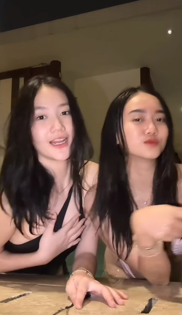 looking makes it hot_87