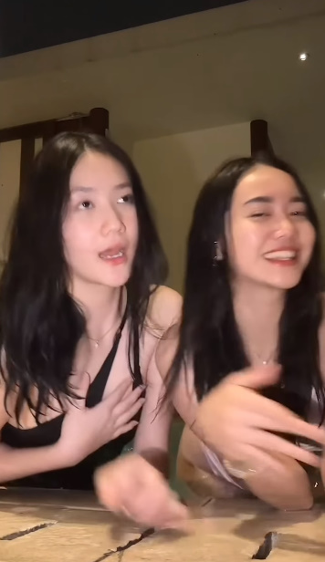 looking makes it hot_87