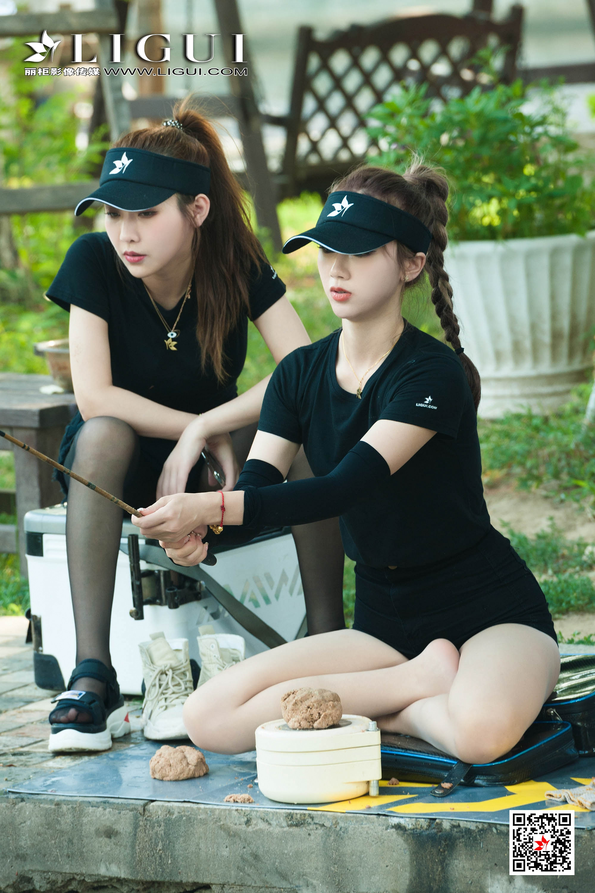 Foot Fetish Twin Flowers 62