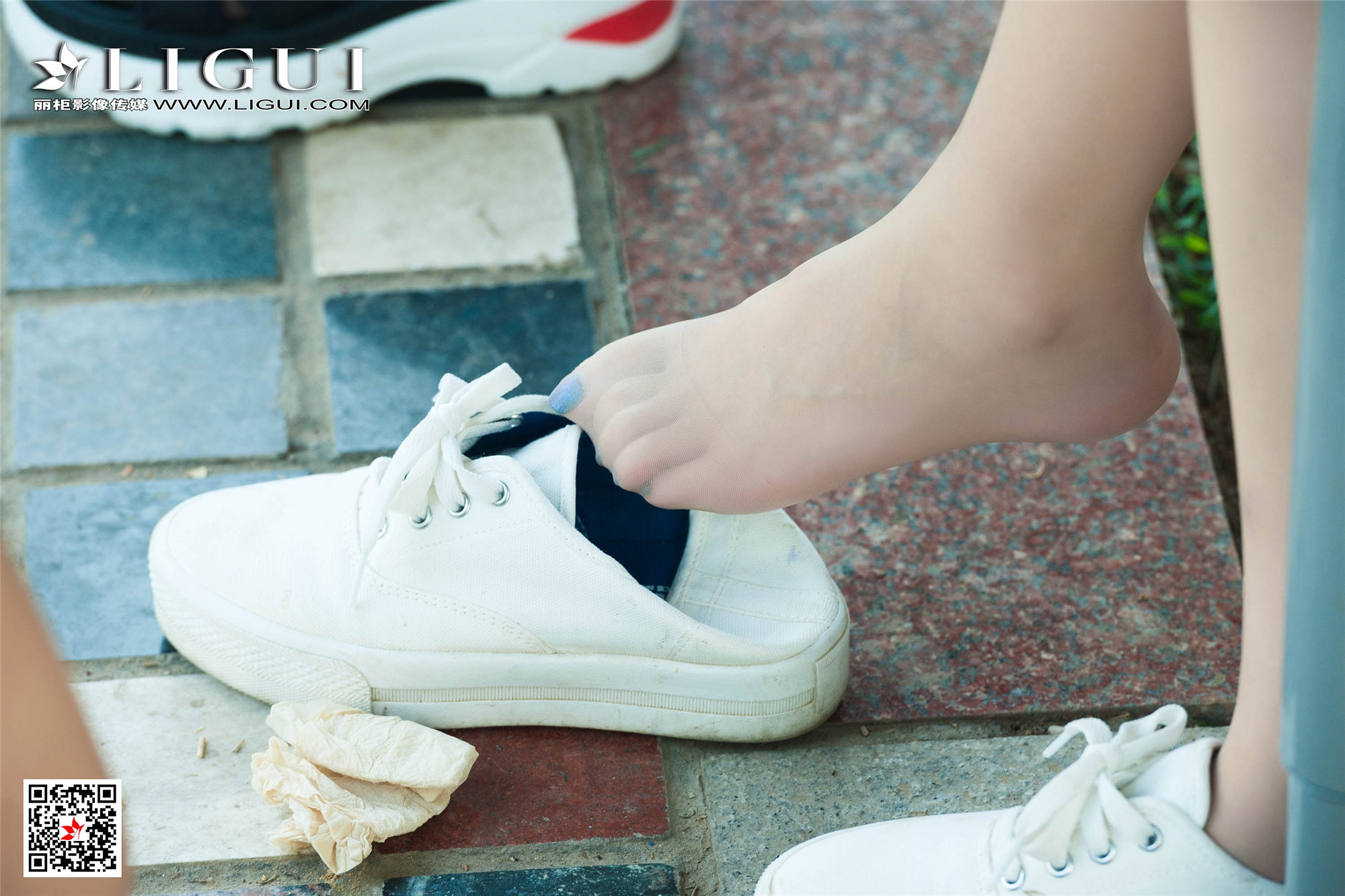 Foot Fetish Twin Flowers 62