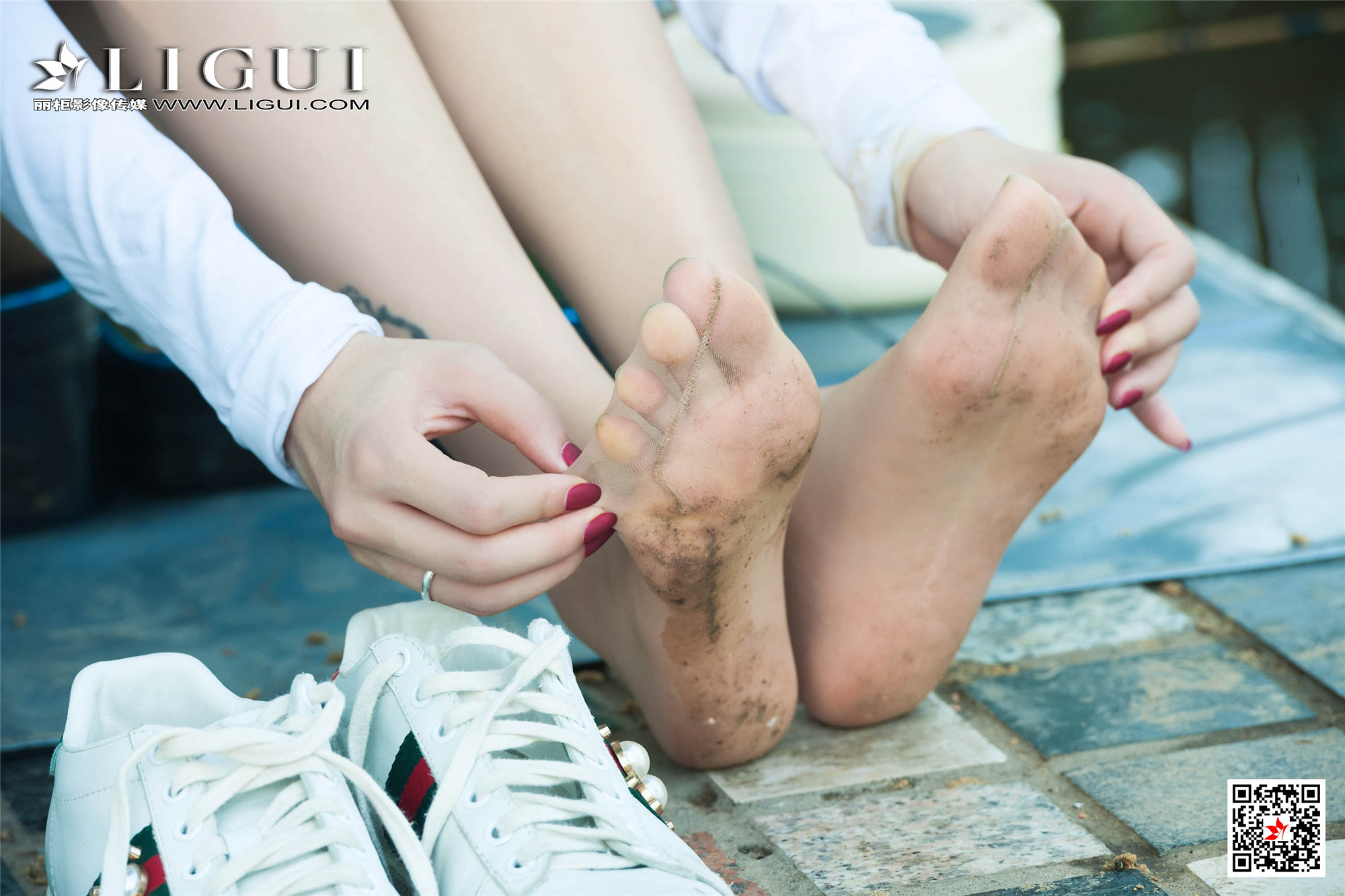 Foot Fetish Twin Flowers 62