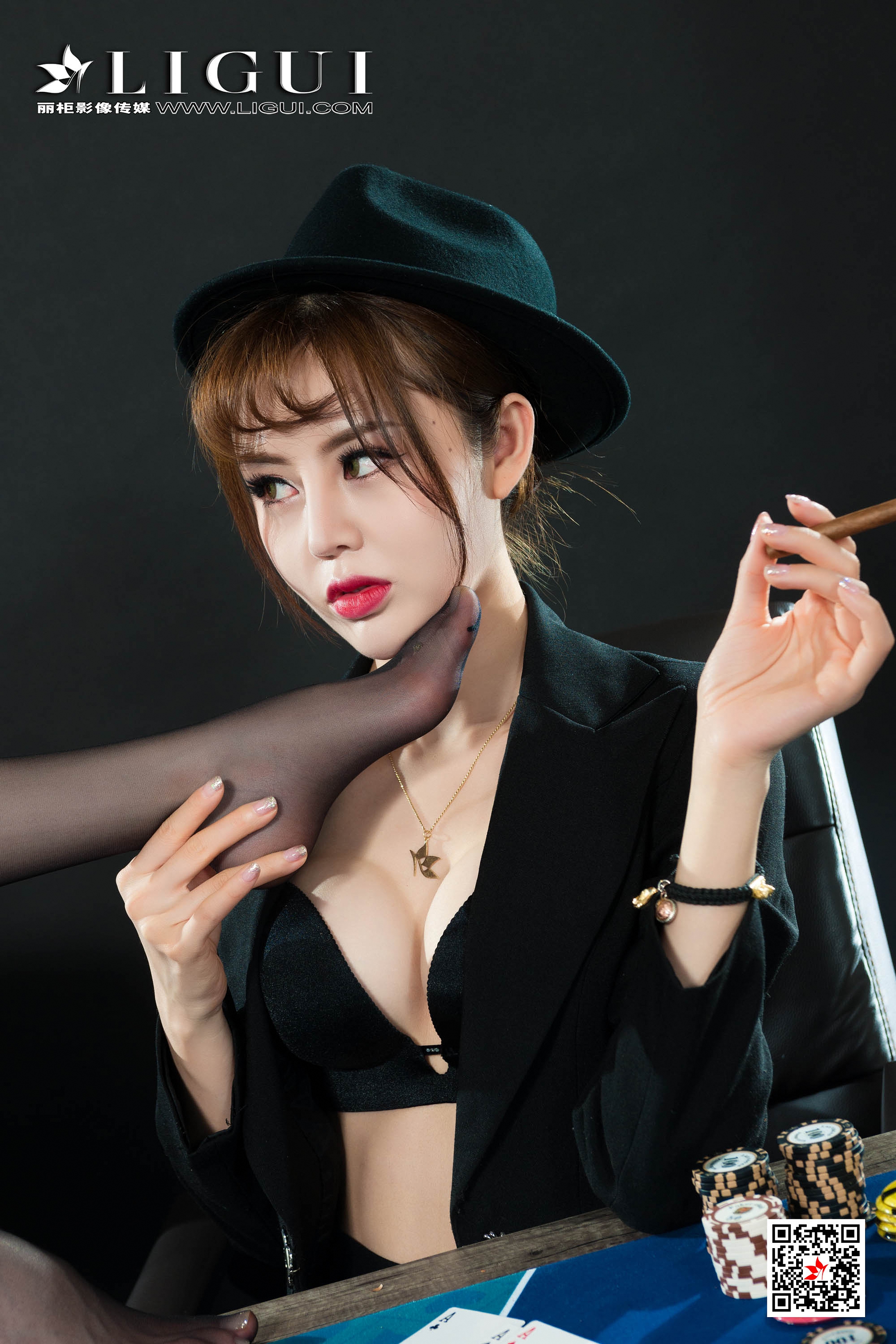 Foot Fetish Twin Flowers 65