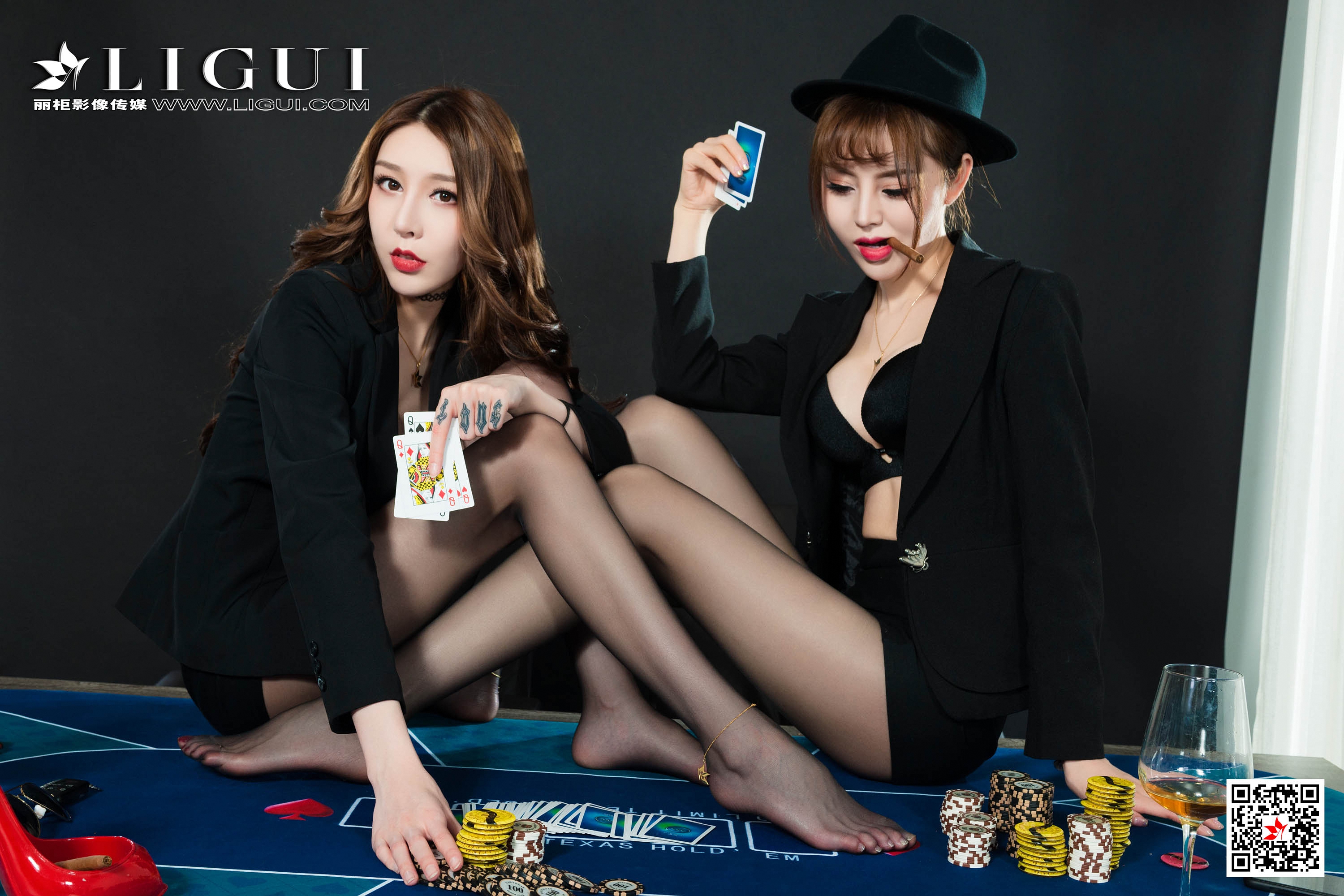 Foot Fetish Twin Flowers 65