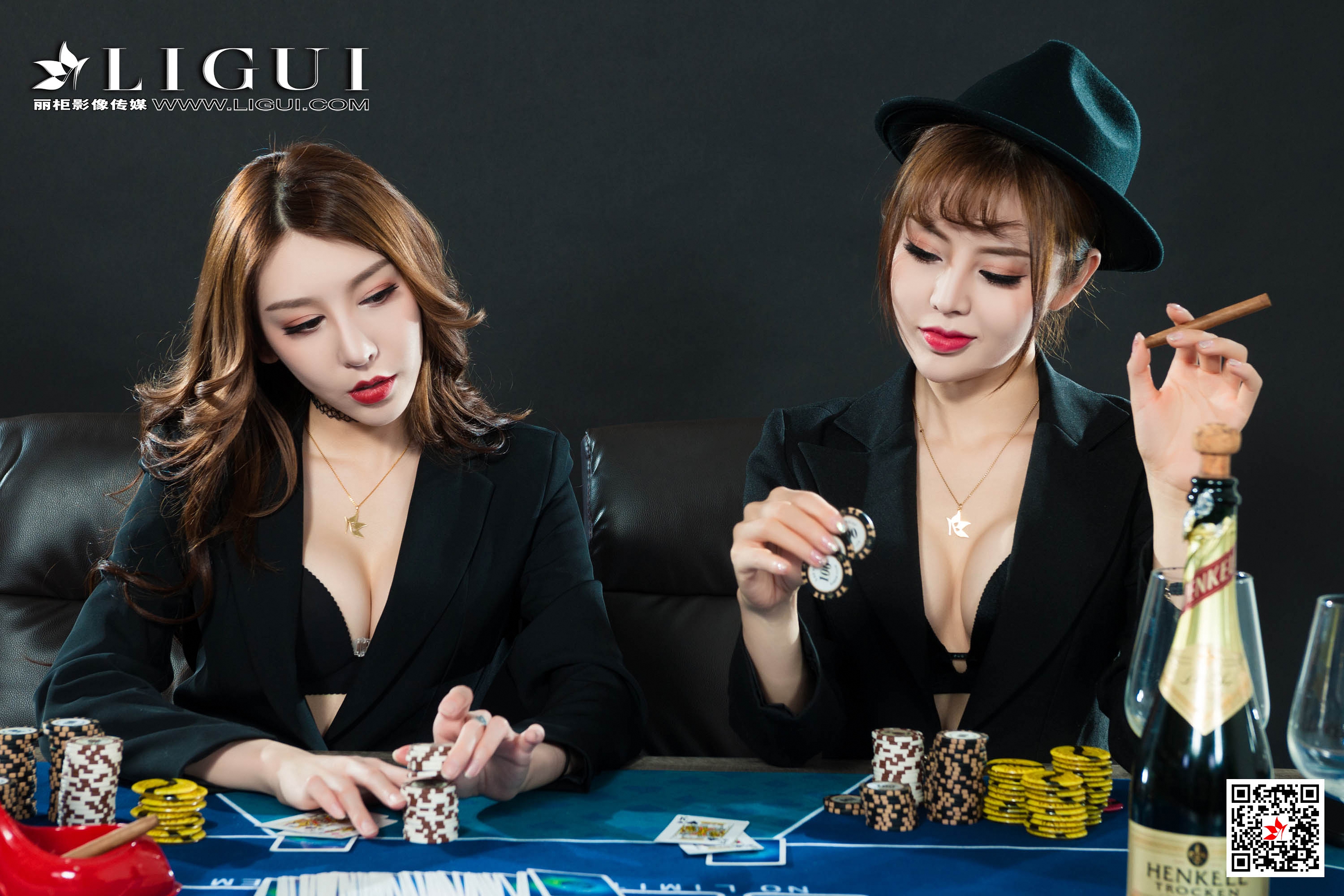 Foot Fetish Twin Flowers 65