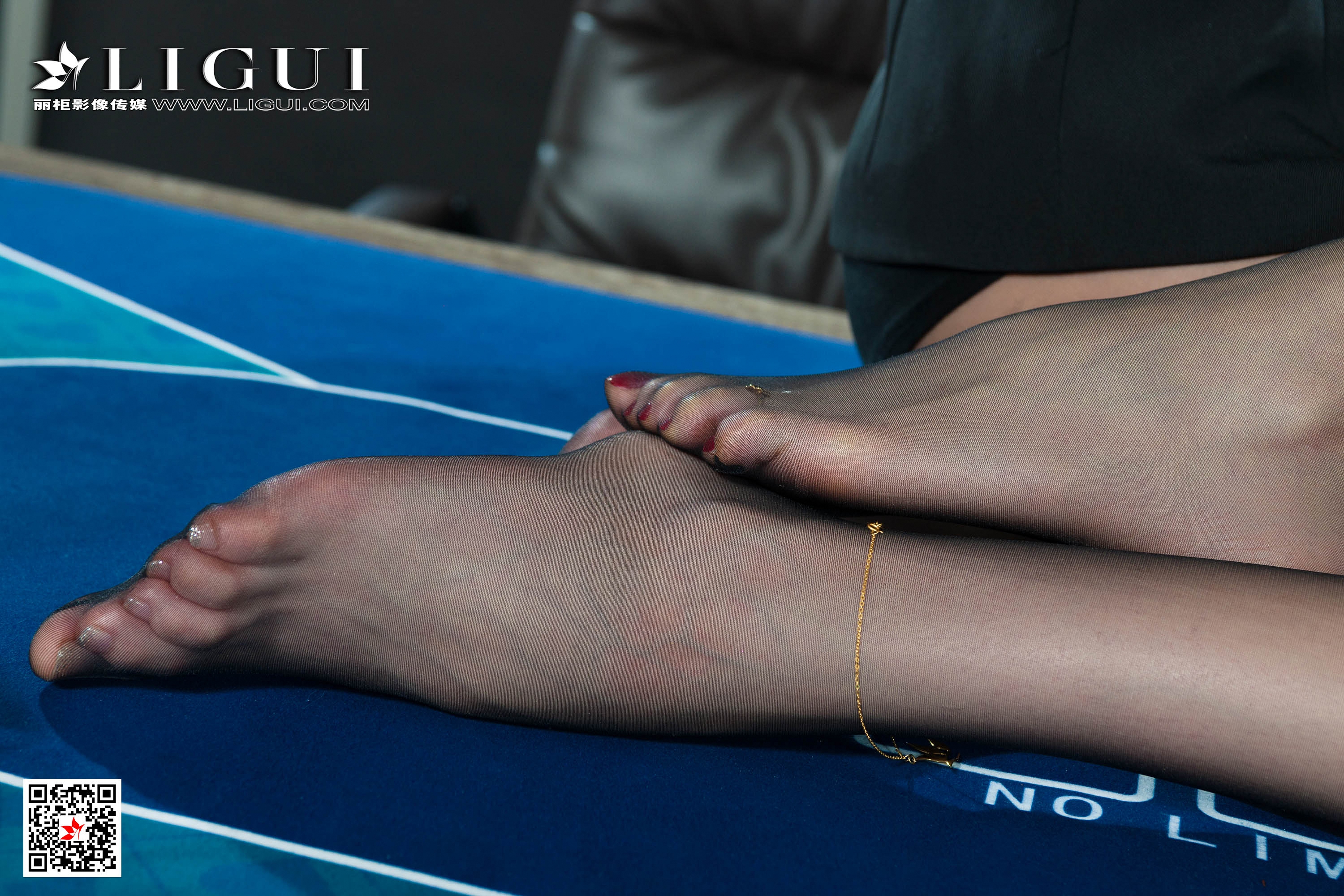 Foot Fetish Twin Flowers 65