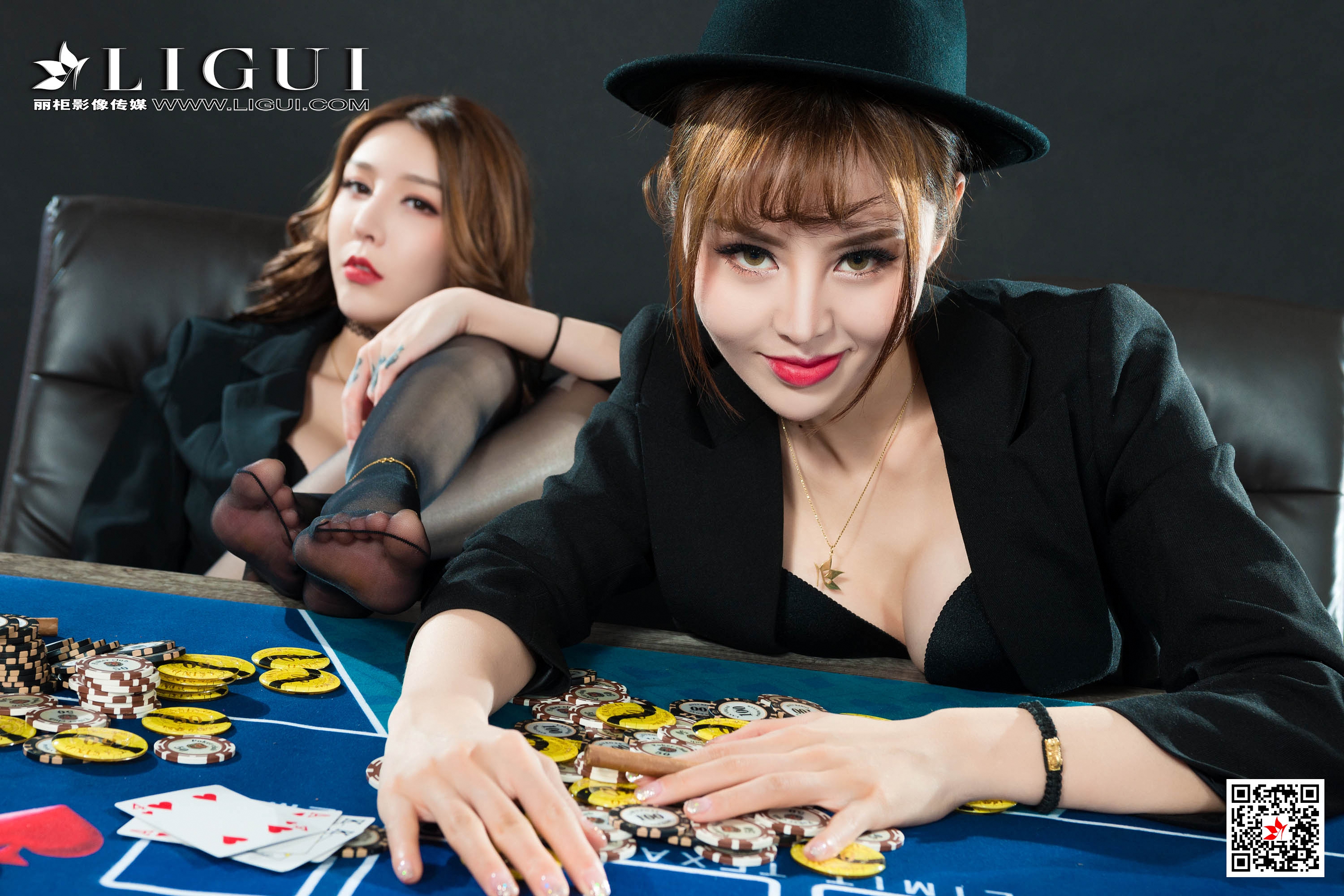 Foot Fetish Twin Flowers 65