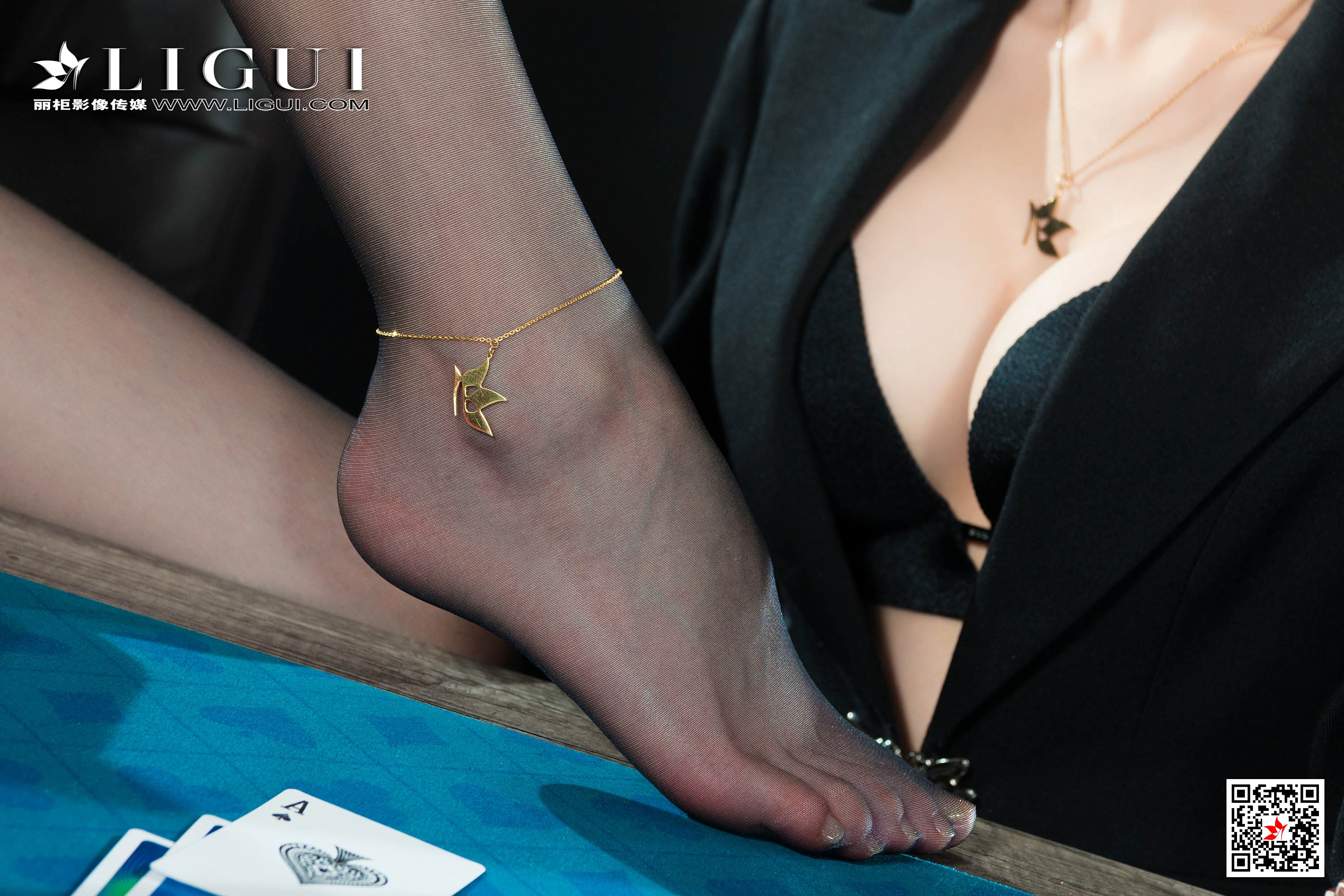 Foot Fetish Twin Flowers 65