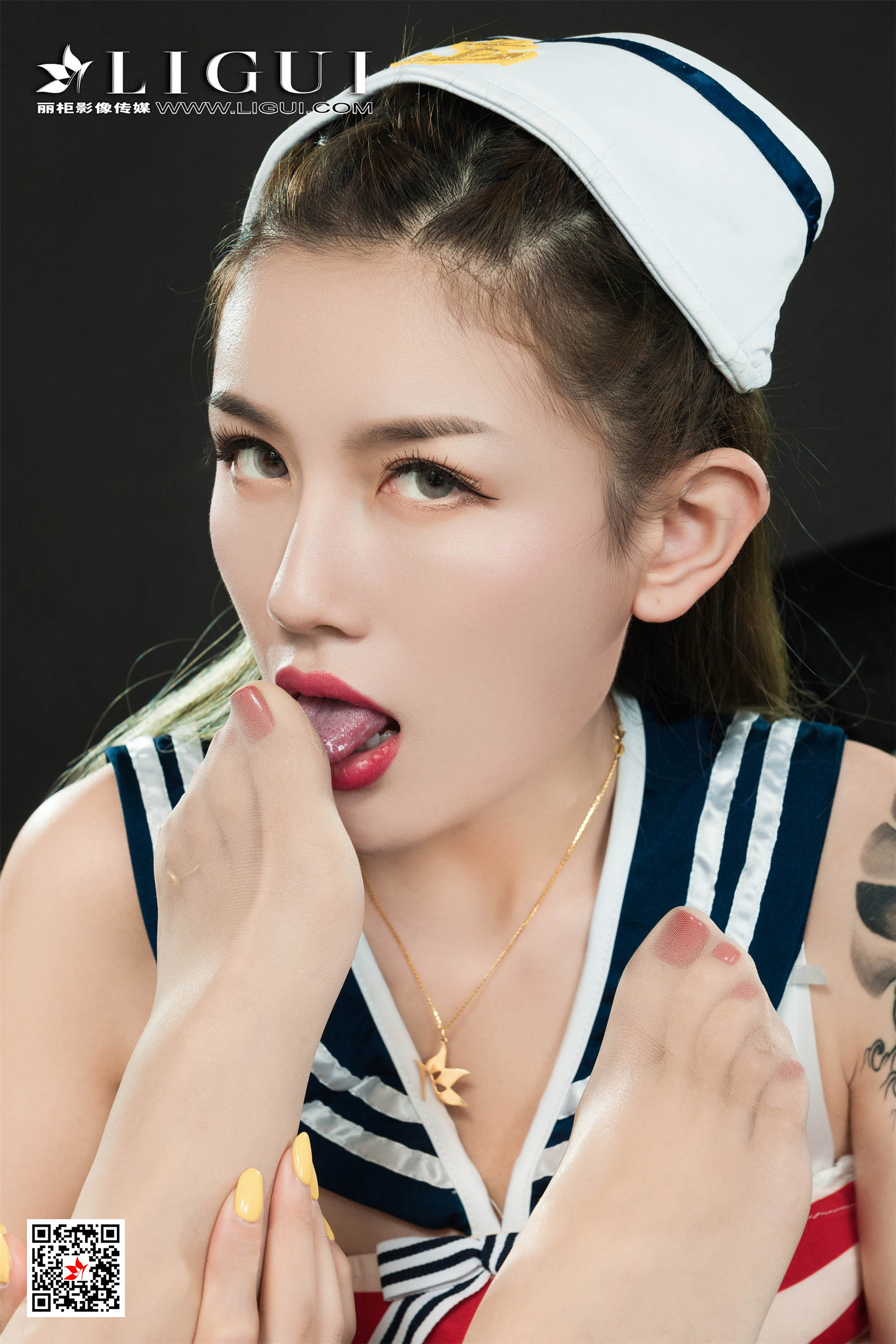 Foot Fetish Twin Flowers 66