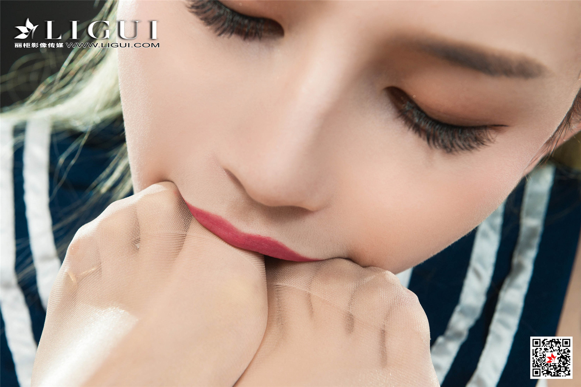 Foot Fetish Twin Flowers 66