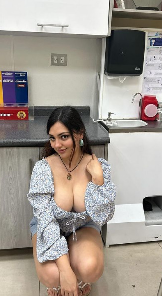 looking makes it hot_102