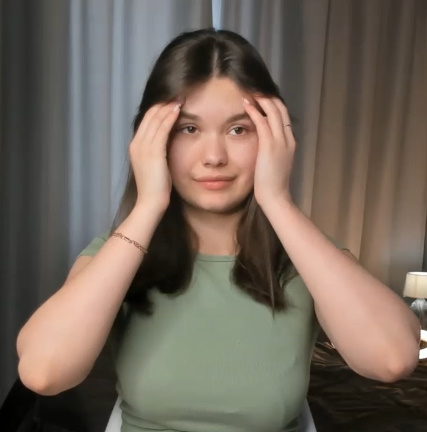 looking makes it hot_109