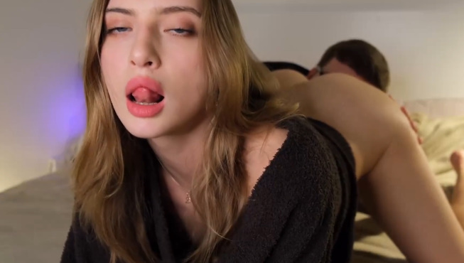 looking makes it hot_111