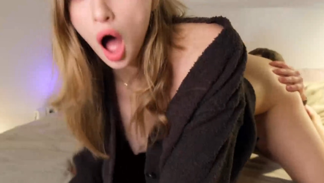 looking makes it hot_111