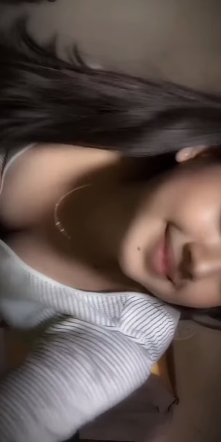 looking makes it hot_118