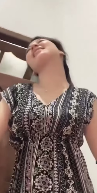 looking makes it hot_118