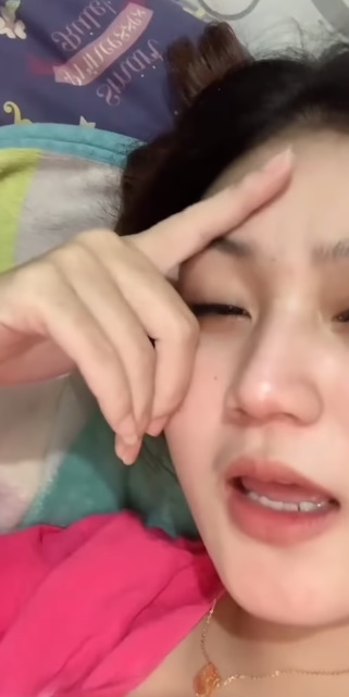 looking makes it hot_118