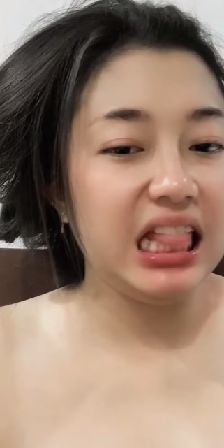 looking makes it hot_118