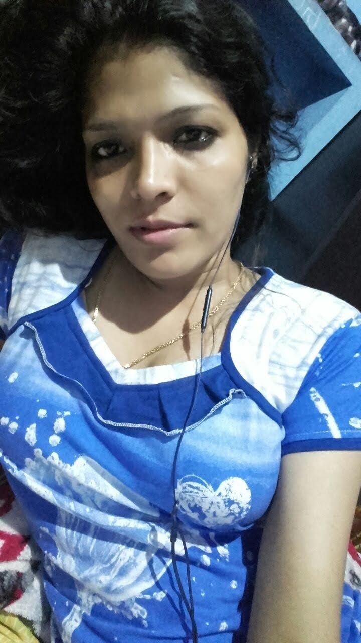 Indian beautiful aunty old collection