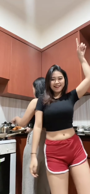 looking makes it hot_120