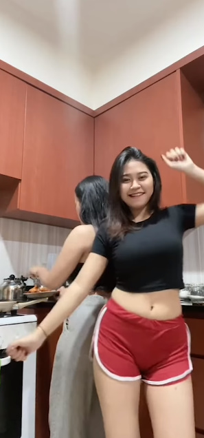 looking makes it hot_120